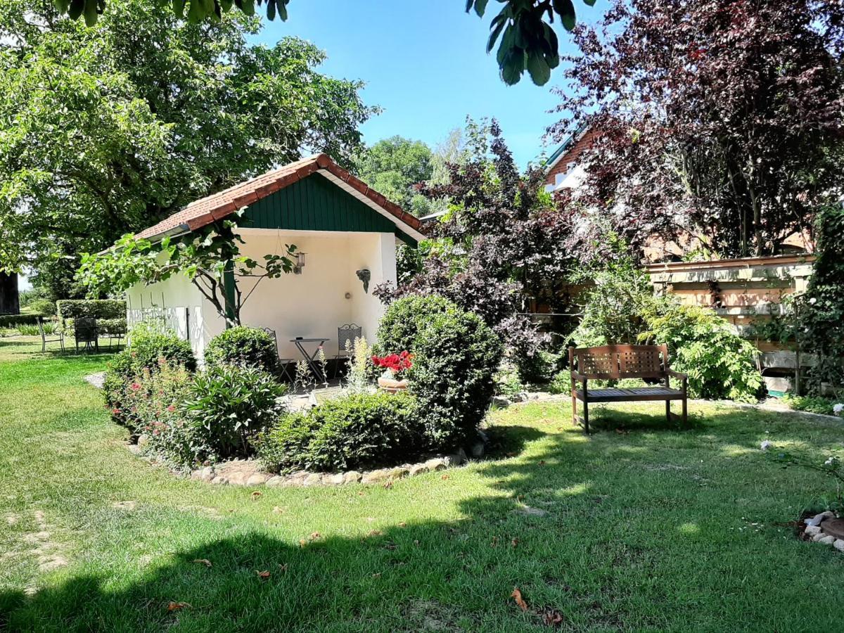Gutshaus Neu Farpen Hotel Neuburg  Luaran gambar