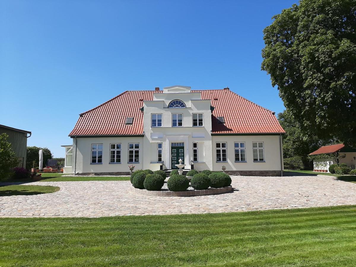 Gutshaus Neu Farpen Hotel Neuburg  Luaran gambar